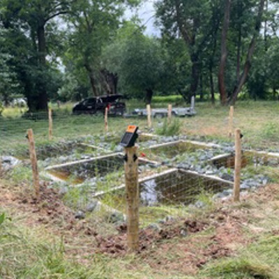 Peters privates Bild von der Montage eines Zauns.