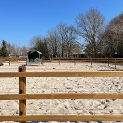 Peters privates Bild von der Montage eines Zauns.