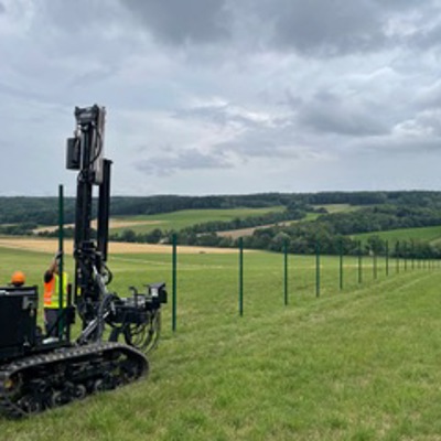 Peters privates Bild von der Montage eines Zauns.